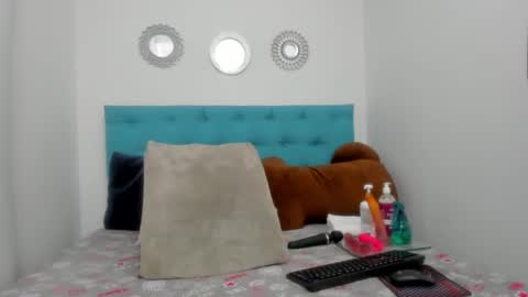 Snapshot of candy_big_tits18 chatting on 11/19/25, 11:38 candy_big_tits18 online show from 11/19/25, 11:38