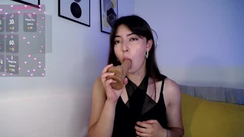 Snapshot of candy_canee chatting on 12/07/24, 09:00 online show from 12/07/24, 09:00