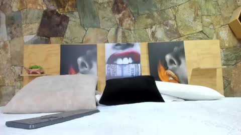 Jolie online show from 09/17/25, 07:26