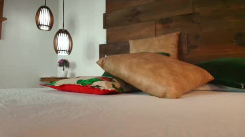 Jolie online show from 12/01/25, 10:48