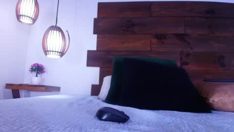 Snapshot of candy_feett chatting on 04/22/26, 07:26 Jolie online show from 04/22/26, 07:26