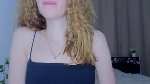 Snapshot of candy_flosse chatting on 10/07/25, 08:22 candy_flosse online show from 10/07/25, 08:22