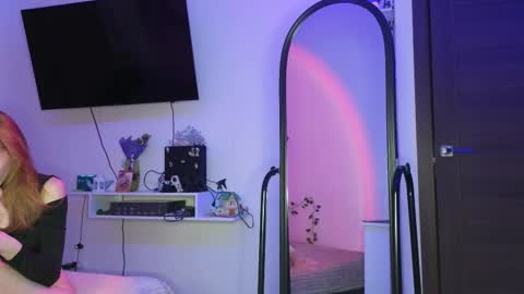 Snapshot of candy_flosse chatting on 10/14/25, 08:15 candy_flosse online show from 10/14/25, 08:15