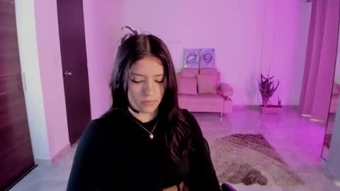 Snapshot of candy_fox_19 chatting on 12/19/25, 12:45 candy_fox_19 online show from 12/19/25, 12:45