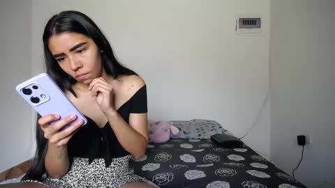 Snapshot of candy_grey28 chatting on 11/25/25, 03:01 Candy Grey online show from 11/25/25, 03:01