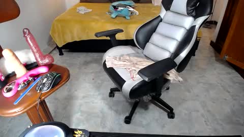 Snapshot of candy_hairy chatting on 01/08/25, 09:21 candy online show from 01/08/25, 09:21