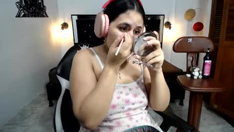 Snapshot of candy_hairy chatting on 02/02/25, 02:27 candy online show from 02/02/25, 02:27