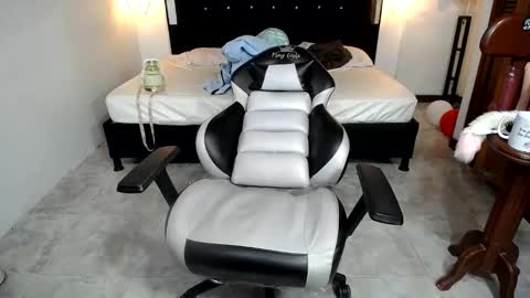 Snapshot of candy_hairy chatting on 02/16/25, 02:31 candy online show from 02/16/25, 02:31