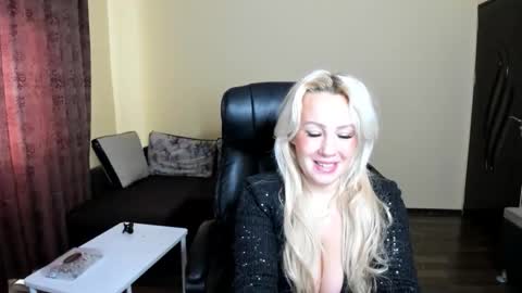 candy_hellenx online show from 01/12/26, 09:36