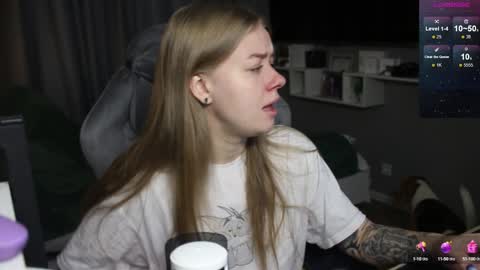 Snapshot of candy_meggie chatting on 12/07/24, 11:07 Megan online show from 12/07/24, 11:07