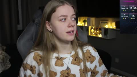 Snapshot of candy_meggie chatting on 01/16/25, 05:01 Megan online show from 01/16/25, 05:01