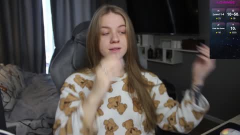 Snapshot of candy_meggie chatting on 01/21/25, 10:52 Megan online show from 01/21/25, 10:52