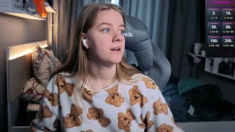 Snapshot of candy_meggie chatting on 02/06/25, 12:26 Megan online show from 02/06/25, 12:26