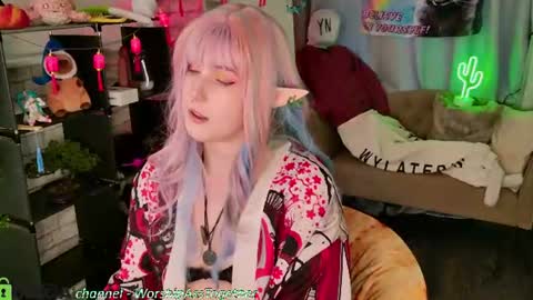 Snapshot of candy_yeahh chatting on 06/25/26, 05:12 Mary online show from 06/25/26, 05:12