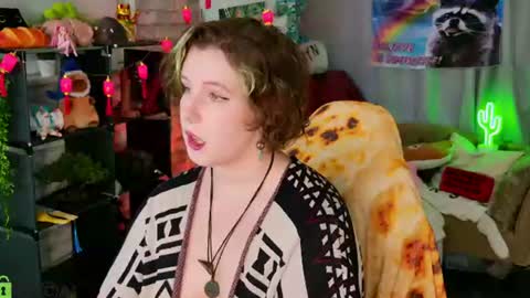 Snapshot of candy_yeahh chatting on 07/14/26, 01:08 Mary online show from 07/14/26, 01:08