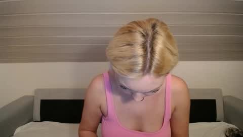 candycathc online show from 12/14/25, 05:40