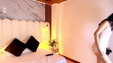 candyclair01 online show from 11/12/25, 07:57