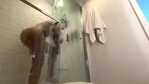 Snapshot of candyclaws05 chatting on 04/06/26, 05:25 candyclaws05 online show from 04/06/26, 05:25