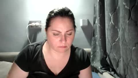 Laura online show from 11/17/25, 08:25