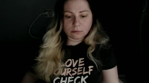 Laura online show from 06/17/26, 02:29