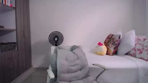 Snapshot of candydowson1 chatting on 04/18/26, 03:49 Candy Dowson online show from 04/18/26, 03:49