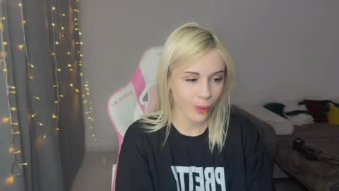 Snapshot of candyhannah chatting on 03/12/26, 08:04 You can call me HH online show from 03/12/26, 08:04