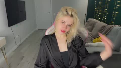 Snapshot of candyhannah chatting on 03/20/26, 07:19 You can call me HH online show from 03/20/26, 07:19