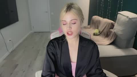 Snapshot of candyhannah chatting on 03/30/26, 07:48 You can call me HH online show from 03/30/26, 07:48