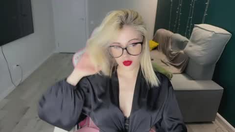 Snapshot of candyhannah chatting on 04/05/26, 03:20 You can call me HH online show from 04/05/26, 03:20