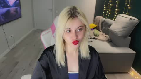 Snapshot of candyhannah chatting on 04/11/26, 04:00 You can call me HH online show from 04/11/26, 04:00