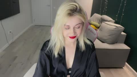 Snapshot of candyhannah chatting on 04/14/26, 05:52 You can call me HH online show from 04/14/26, 05:52