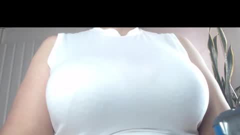 Snapshot of candyhottetiana chatting on 05/11/26, 03:51 tatiana online show from 05/11/26, 03:51