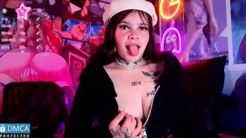 Snapshot of candykane06 chatting on 11/15/25, 01:36 Candy online show from 11/15/25, 01:36