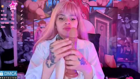 Snapshot of candykane06 chatting on 11/20/25, 01:28 Candy online show from 11/20/25, 01:28