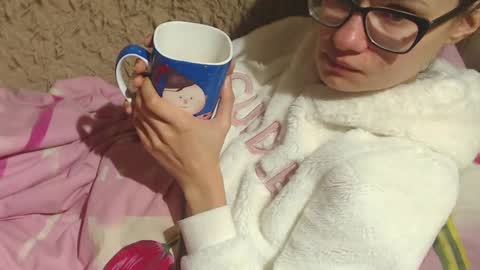 say meow and send tips  online show from 12/25/24, 02:14