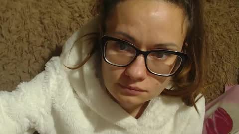 say meow and send tips  online show from 12/25/24, 06:30