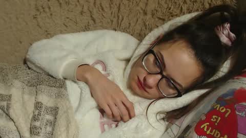 say meow and send tips  online show from 02/06/25, 05:40