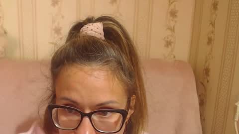 say meow and send tips  online show from 09/25/25, 10:08