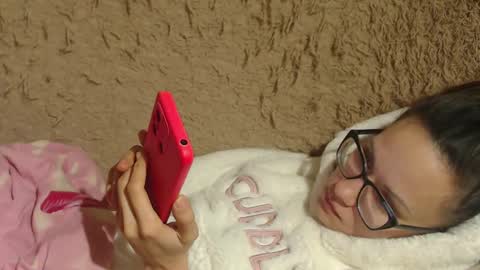 Snapshot of candylady136 chatting on 12/19/24, 08:55 say meow and send tip online show from 12/19/24, 08:55