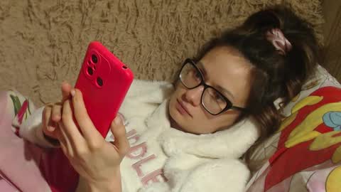 Snapshot of candylady136 chatting on 01/29/25, 07:00 say meow and send tip online show from 01/29/25, 07:00