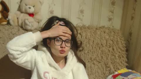 Snapshot of candylady136 chatting on 02/05/25, 06:59 say meow and send tip online show from 02/05/25, 06:59