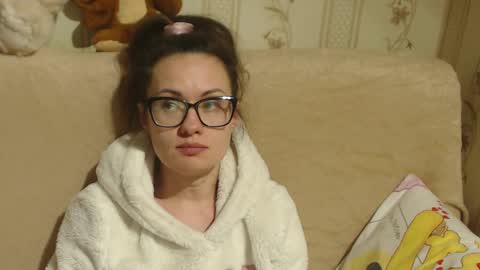 Snapshot of candylady136 chatting on 03/05/25, 08:00 say meow and send tip online show from 03/05/25, 08:00