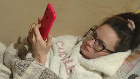 Snapshot of candylady136 chatting on 03/07/25, 06:43 say meow and send tip online show from 03/07/25, 06:43