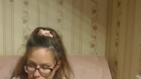 Snapshot of candylady136 chatting on 10/26/25, 06:36 say meow and send tip online show from 10/26/25, 06:36