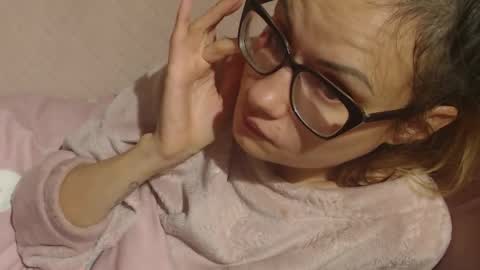 Snapshot of candylady136 chatting on 11/12/25, 07:13 say meow and send tip online show from 11/12/25, 07:13