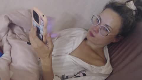 Snapshot of candylady136 chatting on 07/12/26, 10:17 say meow and send tip online show from 07/12/26, 10:17