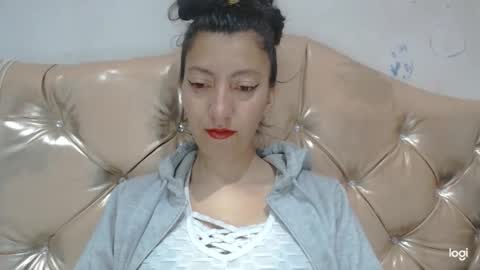 Snapshot of candymilfff chatting on 02/04/25, 02:32 candymilfff online show from 02/04/25, 02:32