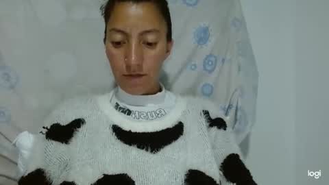 Snapshot of candymilfff chatting on 09/22/25, 04:03 candymilfff online show from 09/22/25, 04:03