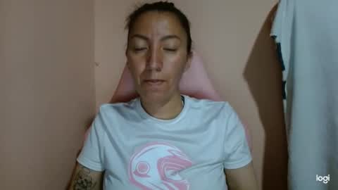 Snapshot of candymilfff chatting on 04/04/26, 09:01 candymilfff online show from 04/04/26, 09:01