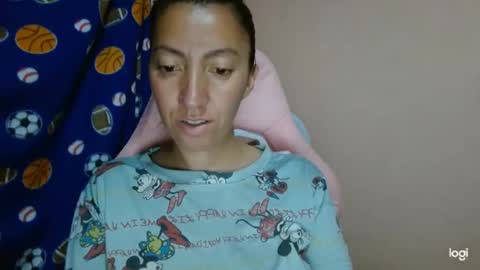 Snapshot of candymilfff chatting on 05/18/26, 02:18 candymilfff online show from 05/18/26, 02:18
